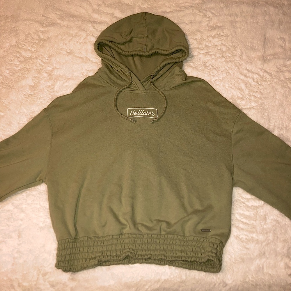 cropped green sweatshirt